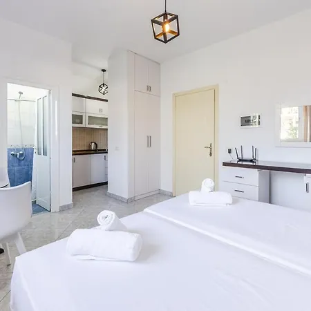 Apartment Amazing With Free Parking Golem