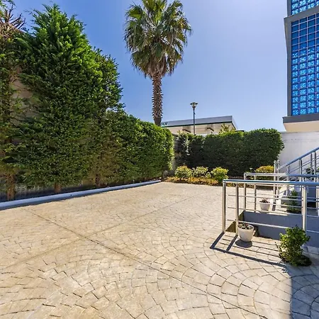 Amazing With Free Parking Golem Apartment