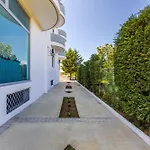 Amazing With Free Parking By Pikhost Appartamento *