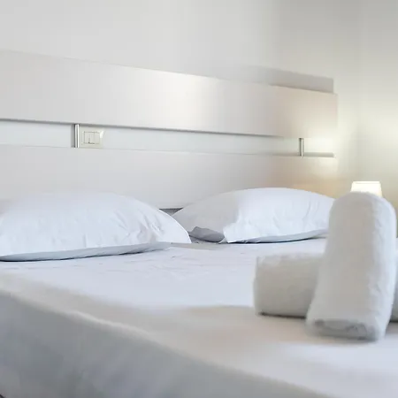 Amazing With Free Parking By Pikhost Appartamento Golem (Tirana)