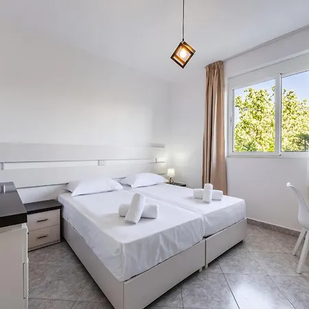 Amazing With Free Parking By Pikhost Apartamento Golem (Tirana)