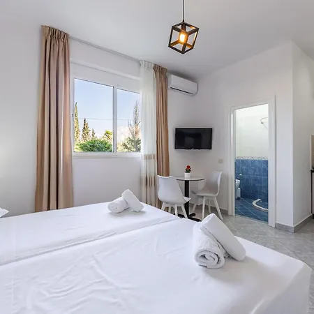 Amazing With Free Parking By Pikhost * Golem (Tirana)