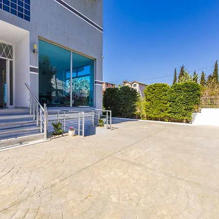 Amazing With Free Parking By Pikhost Apartamento