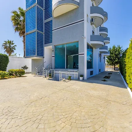 Amazing With Free Parking By Pikhost Golem (Tirana)
