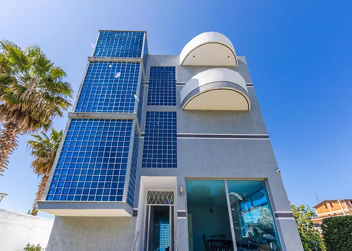 Appartamento Amazing With Free Parking By Pikhost