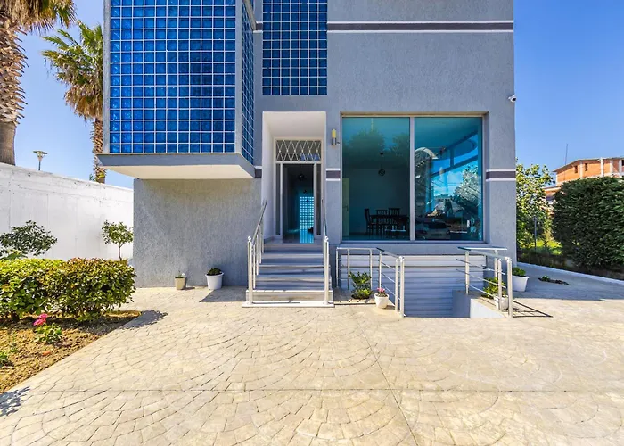 Amazing With Free Parking By Pikhost * Golem (Tirana)
